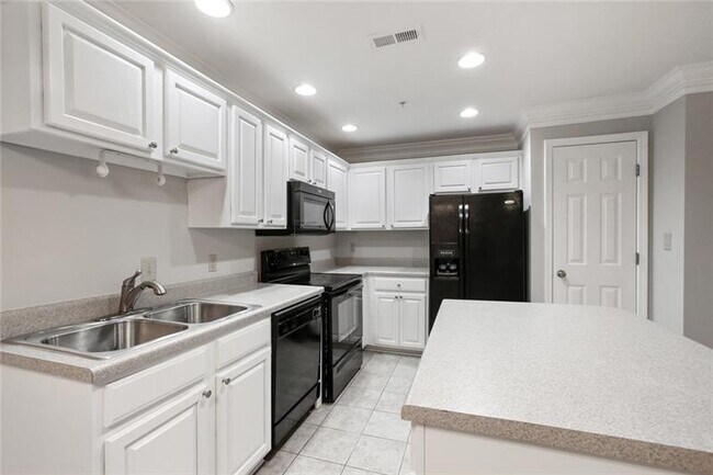 Building Photo - 308 Madison Ct