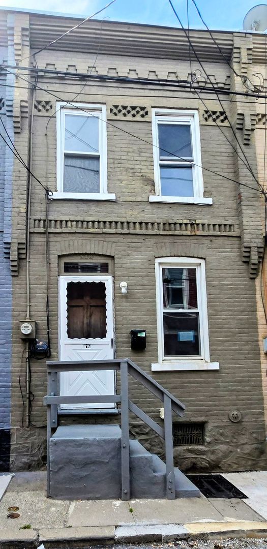 Building Photo - 816 Laufer St
