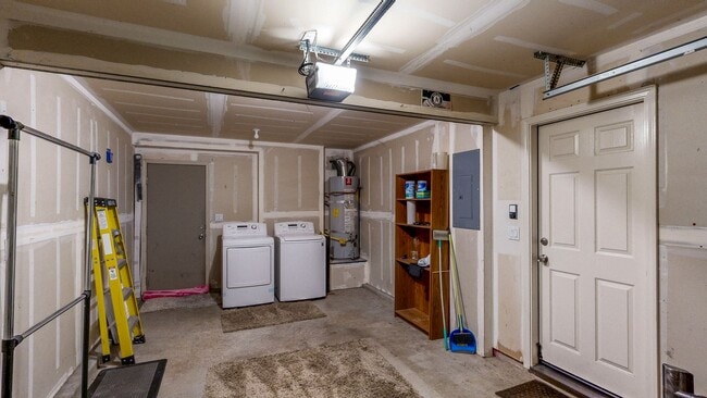 Building Photo - PURE Property Management - Adorable two-st...