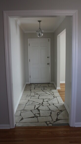 Entrance. - 2614 Edge O Lake Dr