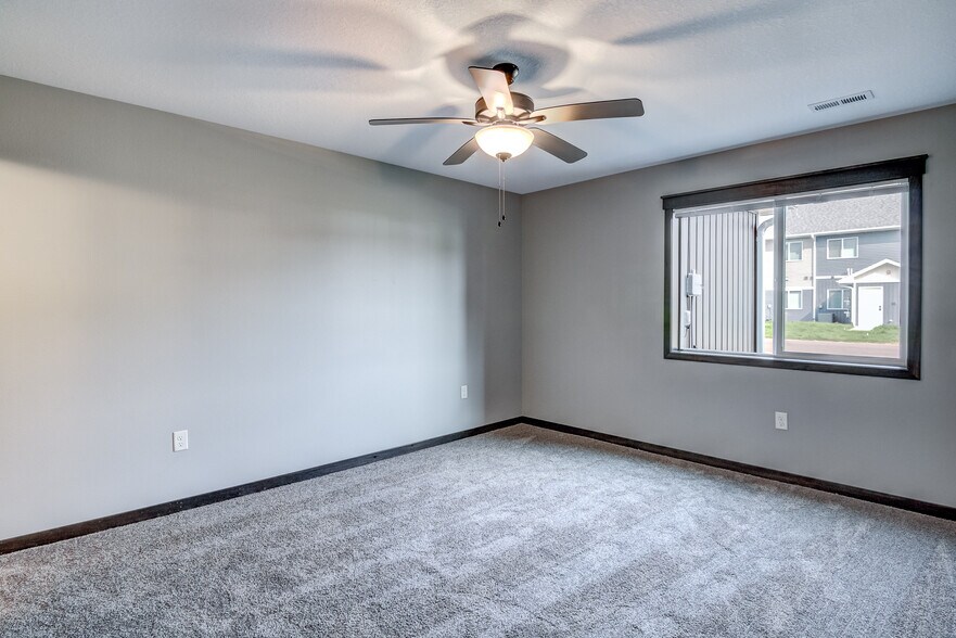 Building Photo - 102 Ridge Rd