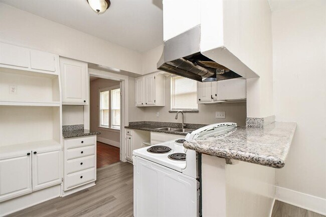 Building Photo - 5049 Jefferson St