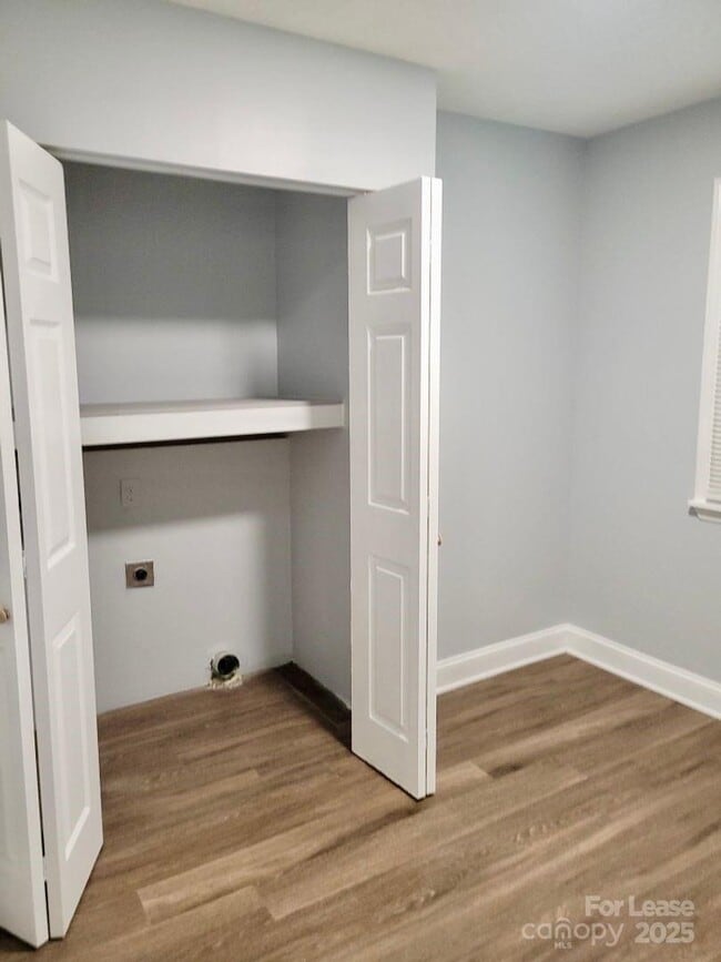 Building Photo - 1531 Longleaf Dr