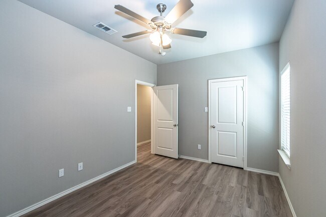 Building Photo - 1220 Preston Trails