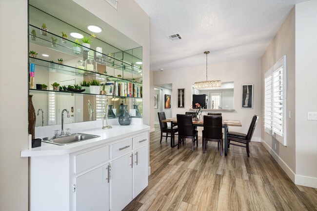 Building Photo - 139 Villa Ct