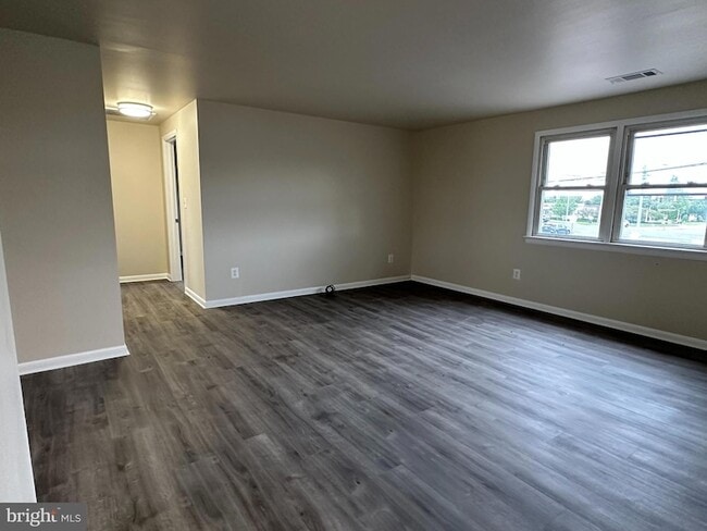 Building Photo - 1437 Liberty Rd