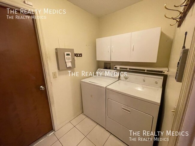 Building Photo - 1168 E Winged Foot Cir