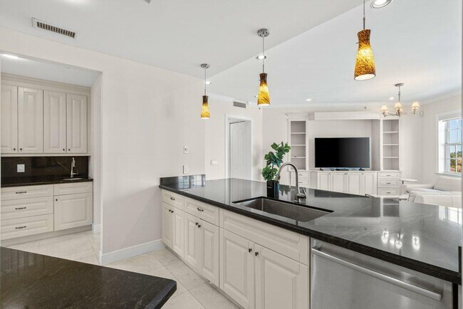 Building Photo - 3000 N Hwy A1A