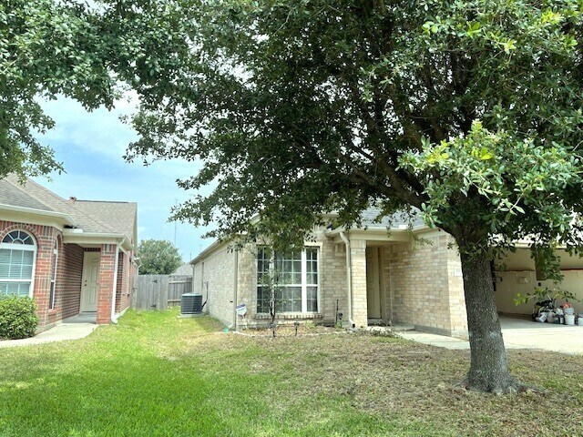 Primary Photo - Great Location, wonderful Schools, 1 Block...