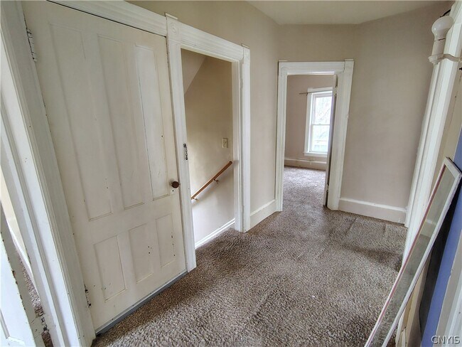 Building Photo - 2331 Midland Ave