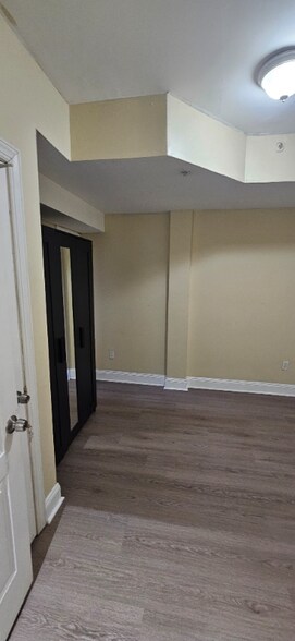 Building Photo - 2329 N Park Ave