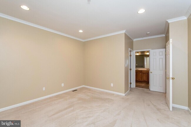 Building Photo - 415 Granville Ct