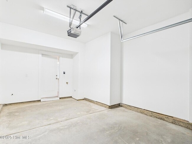 Building Photo - 1251 Shaw View Aly