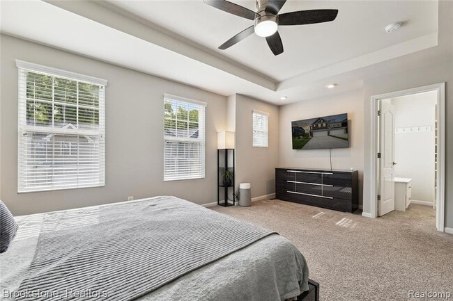 Building Photo - 765 Hummingbird Dr