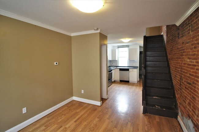 Building Photo - Fabulous Fells Point 1bd+Den/1ba Rowhome w...