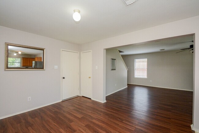 Building Photo - 6835 Lower Arrow Dr