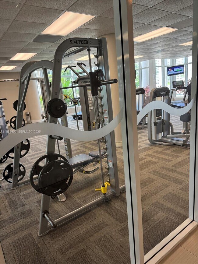 Building Photo - 801 Brickell Key Blvd