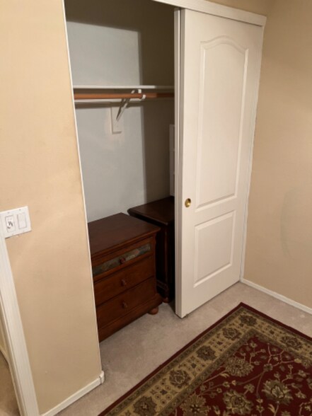 Building Photo - 4201 E Raven Rd