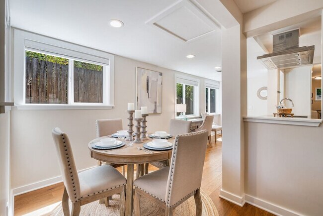 Building Photo - 6404 47th Ave SW