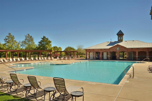 Building Photo - 300 Briar Park Dr