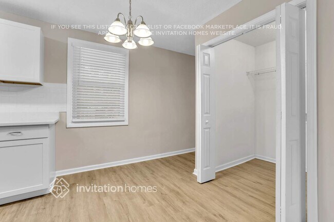 Building Photo - 353 Simca St SE