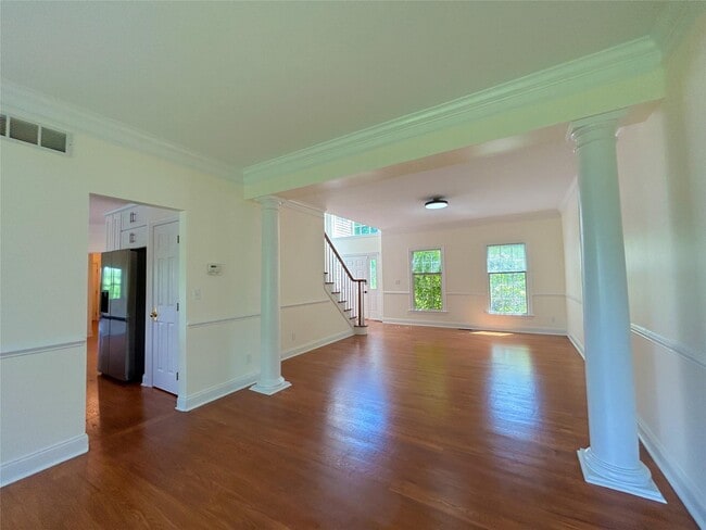 Building Photo - 101 Sunflower Cir