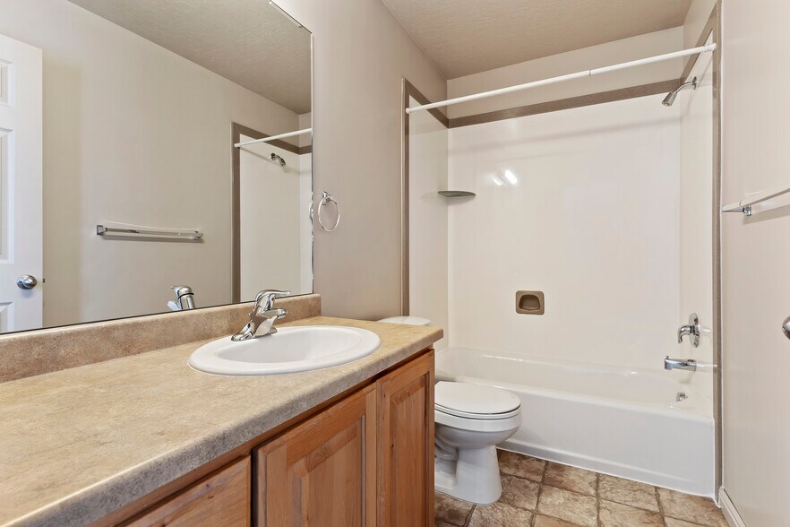 Building Photo - 1077 E 1675 S