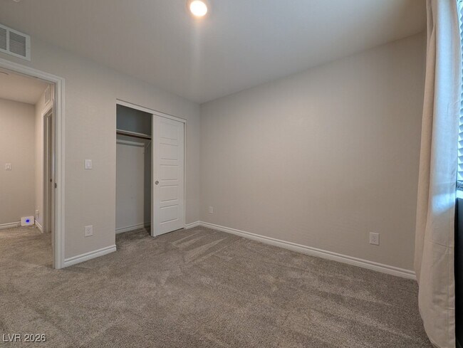 Building Photo - 6206 Foxes Dl St