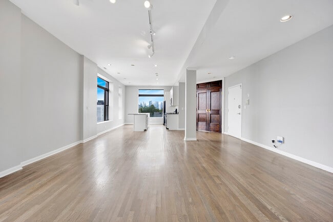 Building Photo - 430 N Noble St