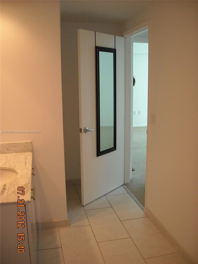 Building Photo - 951 Brickell Ave