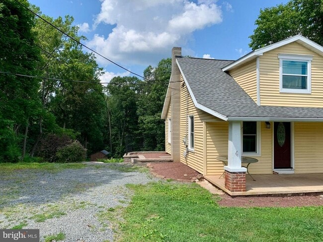 Building Photo - 483 Alleghenyville Rd