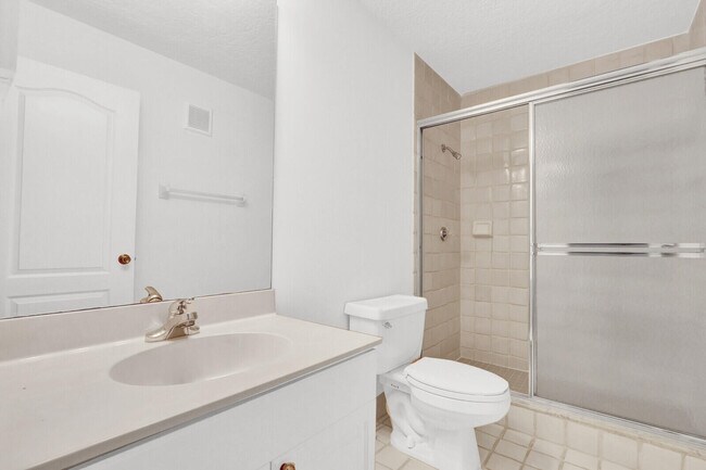 Building Photo - 52 Uno Lago Dr