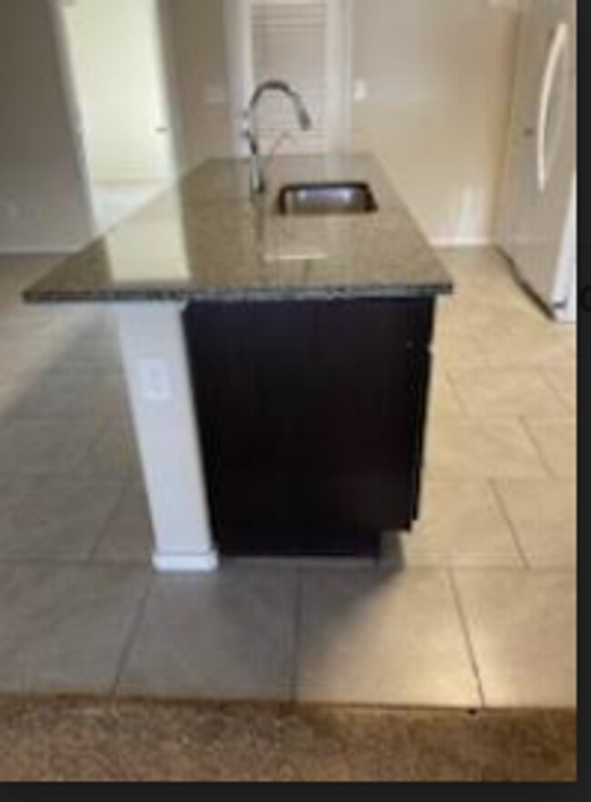 Building Photo - House For Lease in Odessa