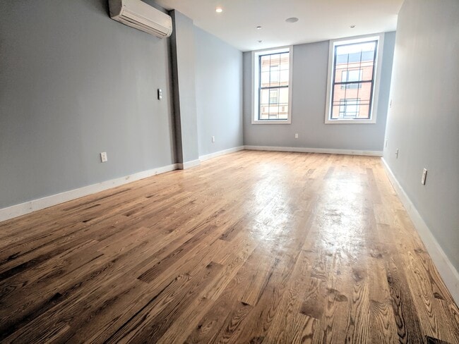 Building Photo - 218 Quincy St