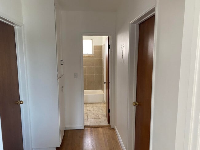 bath - 17825 Crenshaw Blvd