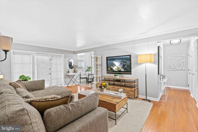 Building Photo - 3332 Spring Ln