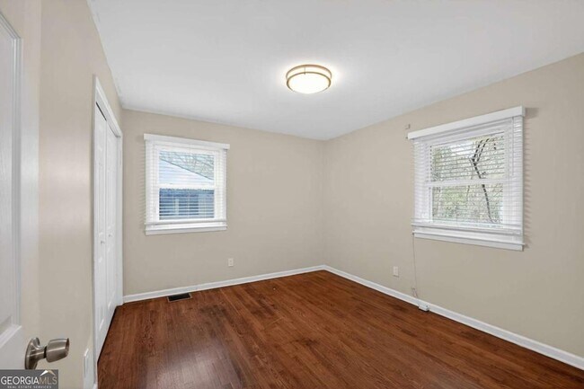 Building Photo - 1817 Goddard St SE