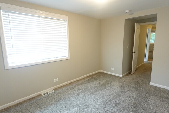 Building Photo - 2021 Berkshire Cir