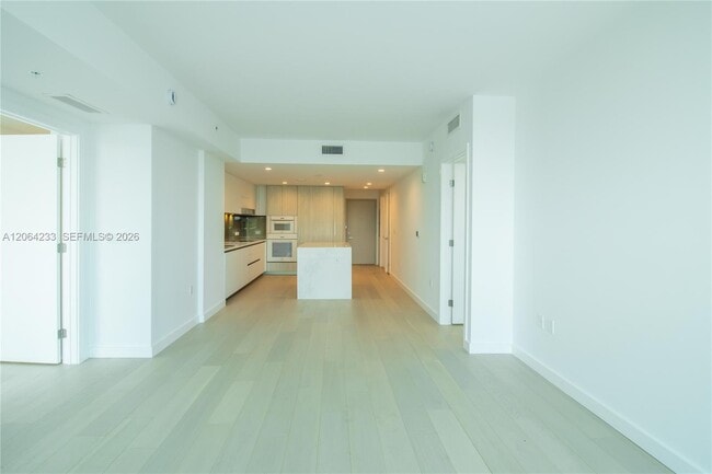 Building Photo - 9221 E Bay Harbor Dr