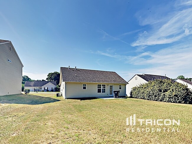 Building Photo - 416 Leecrest Dr