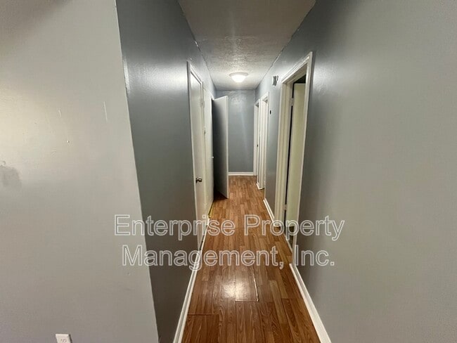 Building Photo - 401 N Manassas St