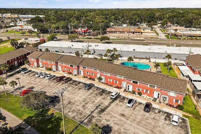 Building Photo - 2250 S Palmetto Ave
