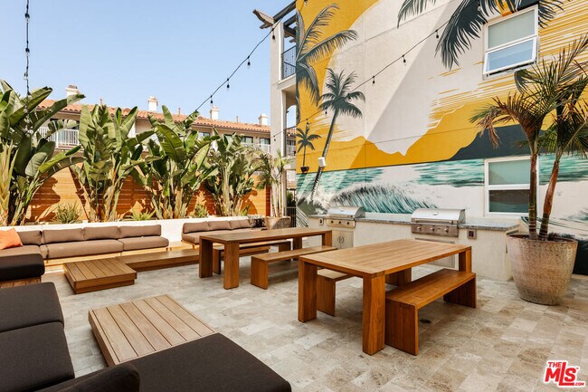 Building Photo - 1700 S Pacific Coast Hwy