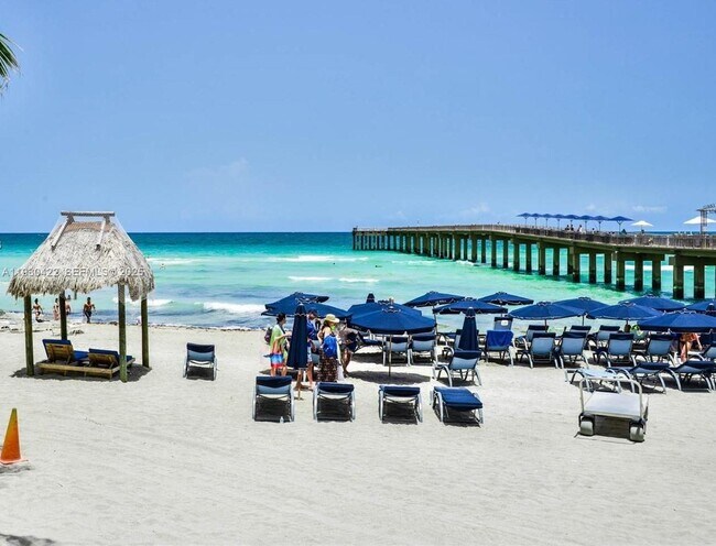 Building Photo - 16699 Collins Ave