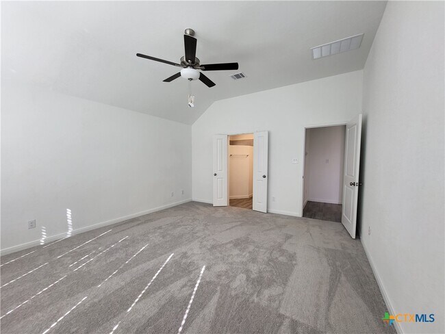 Building Photo - 1233 Fox Wing Wy