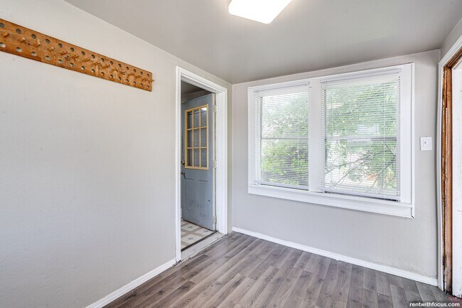 Building Photo - 848 Howard St