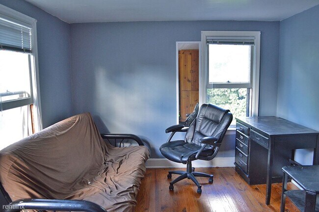 Building Photo - 1116 S Forest Ave
