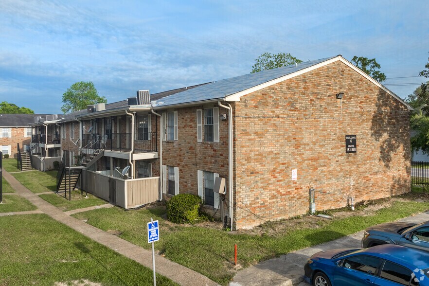 Alternate Building Photo - The Crossings at Blue Bell