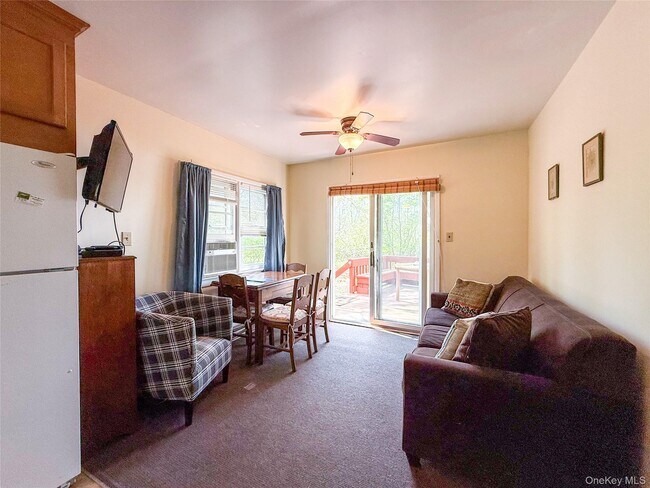 Building Photo - 8515 Soundview Ave