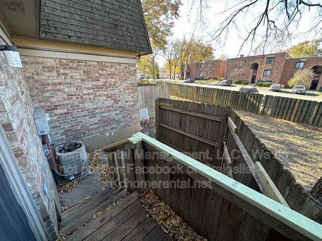 Building Photo - 1708 E 97th St